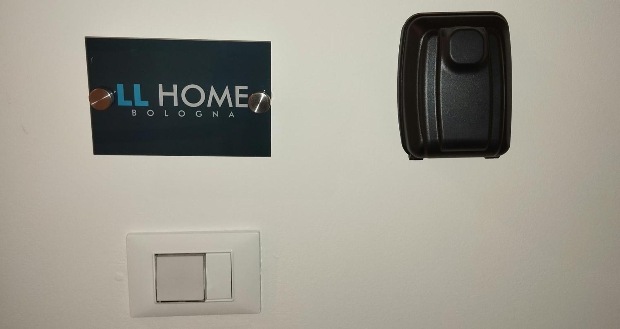 Llhome Bologna Elegante Monolocale Ristrutturato Con Posto Auto Coperto Exteriér fotografie